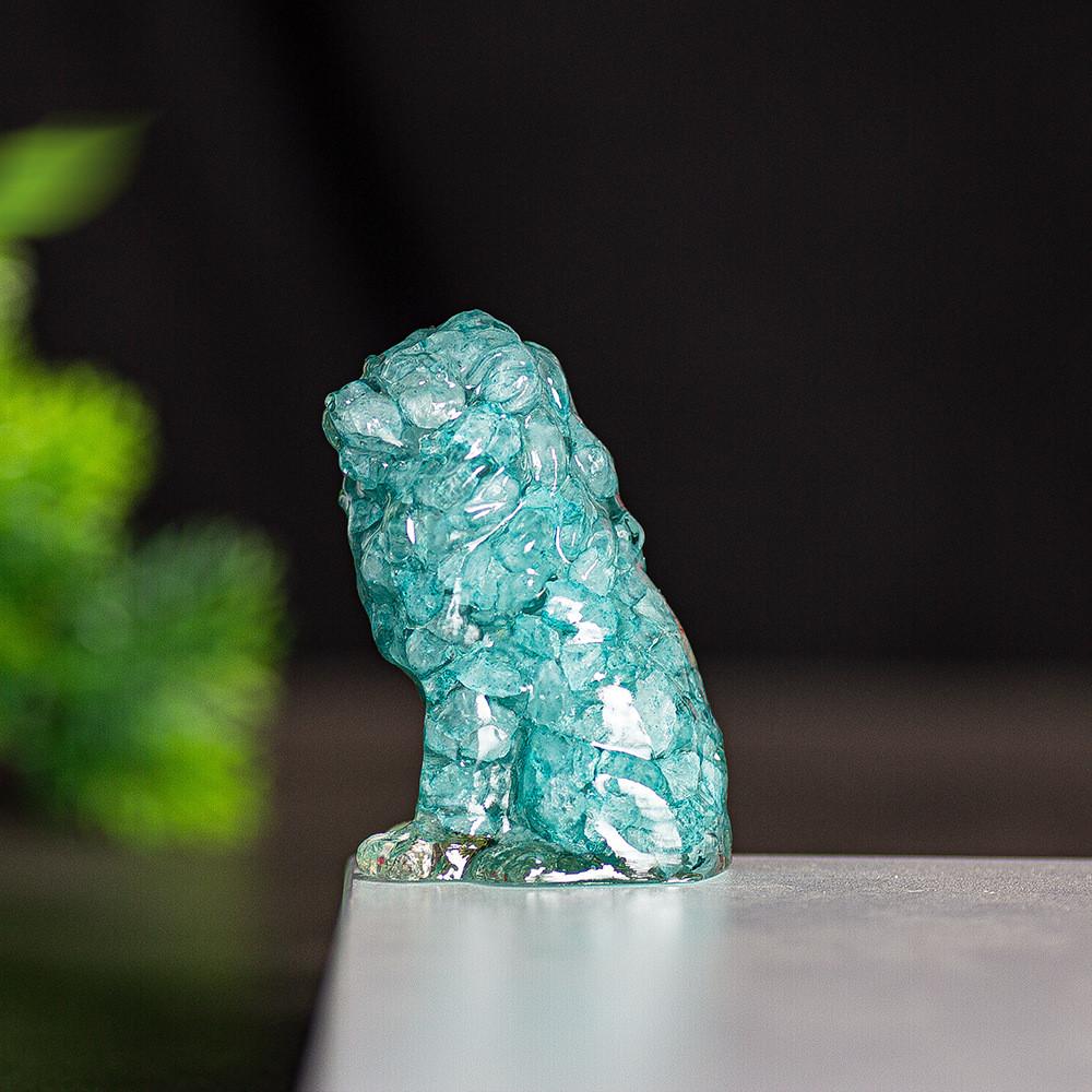 Löwenfigur aus Kunstharz und Kristall für die Dekoration von Zuhause oder Büro, gefertigt aus natürlichem Wasserkristall