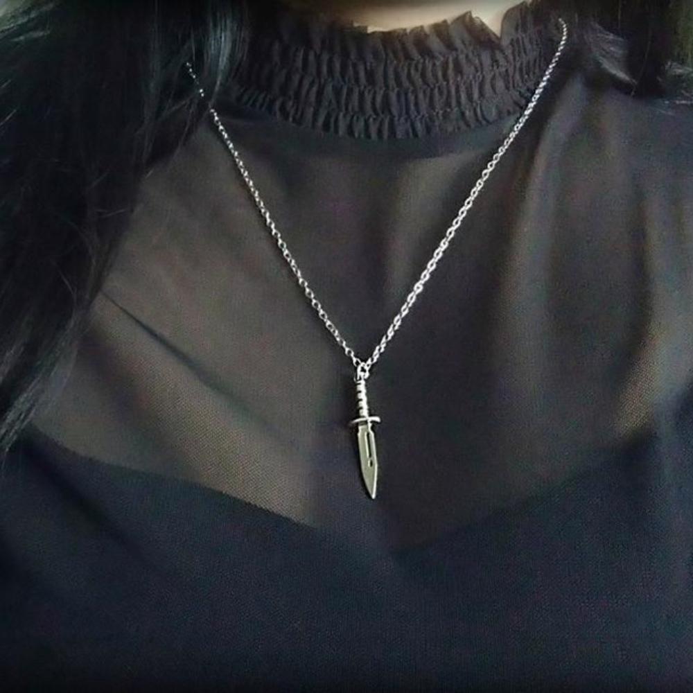 Gothic Punk Sliver Color Short Sword Pendant Necklace for Women Men Personality Fashion Jewelry Hallowmas Accessories Gifts