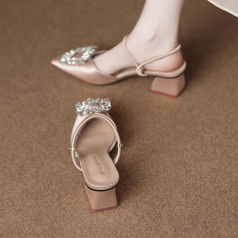 

6008-43 Fashion single shoes women s 2025 summer popular light luxury half slippers two wear sandals bag head sandals 34