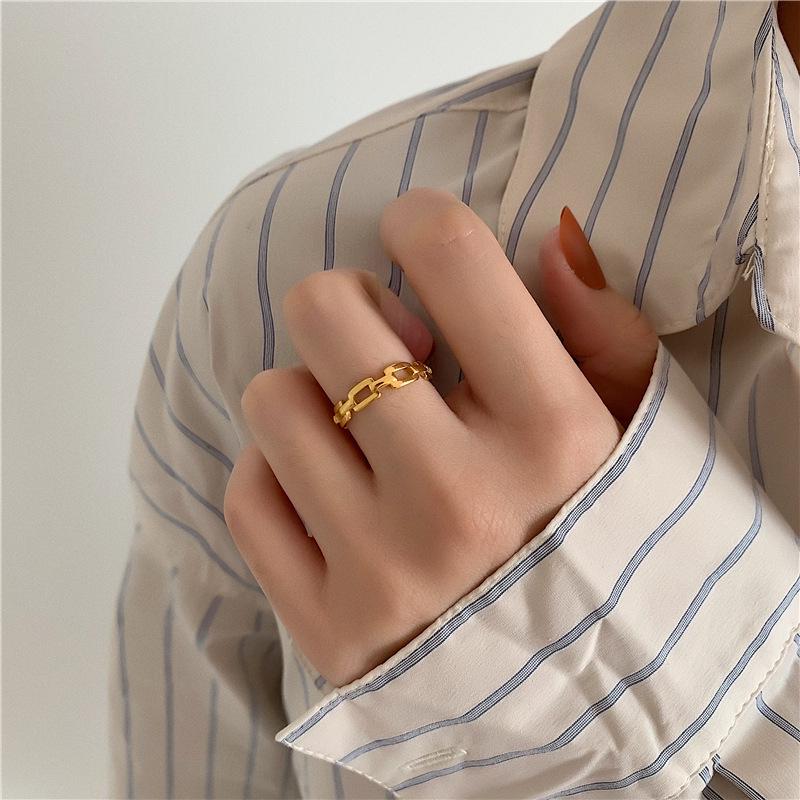 18K Gold Retro Titanium Steel Hollow Chain Ring for Women - Fashionable European American Style
