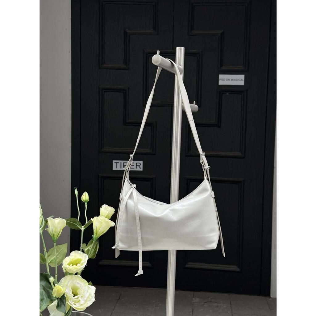 Cowhide Shoulder Women's Bag Mobile Phone Messenger Women's Fashion, Simple and Generous Practical Solid Color Soft Leather Bag