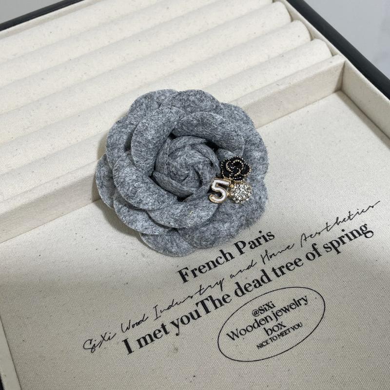 Korean Fabric Camellia Brooches For Women Fashion Handmade Flower Lapel Pins Elegant Clothing Jewelry Accessories Corsage
