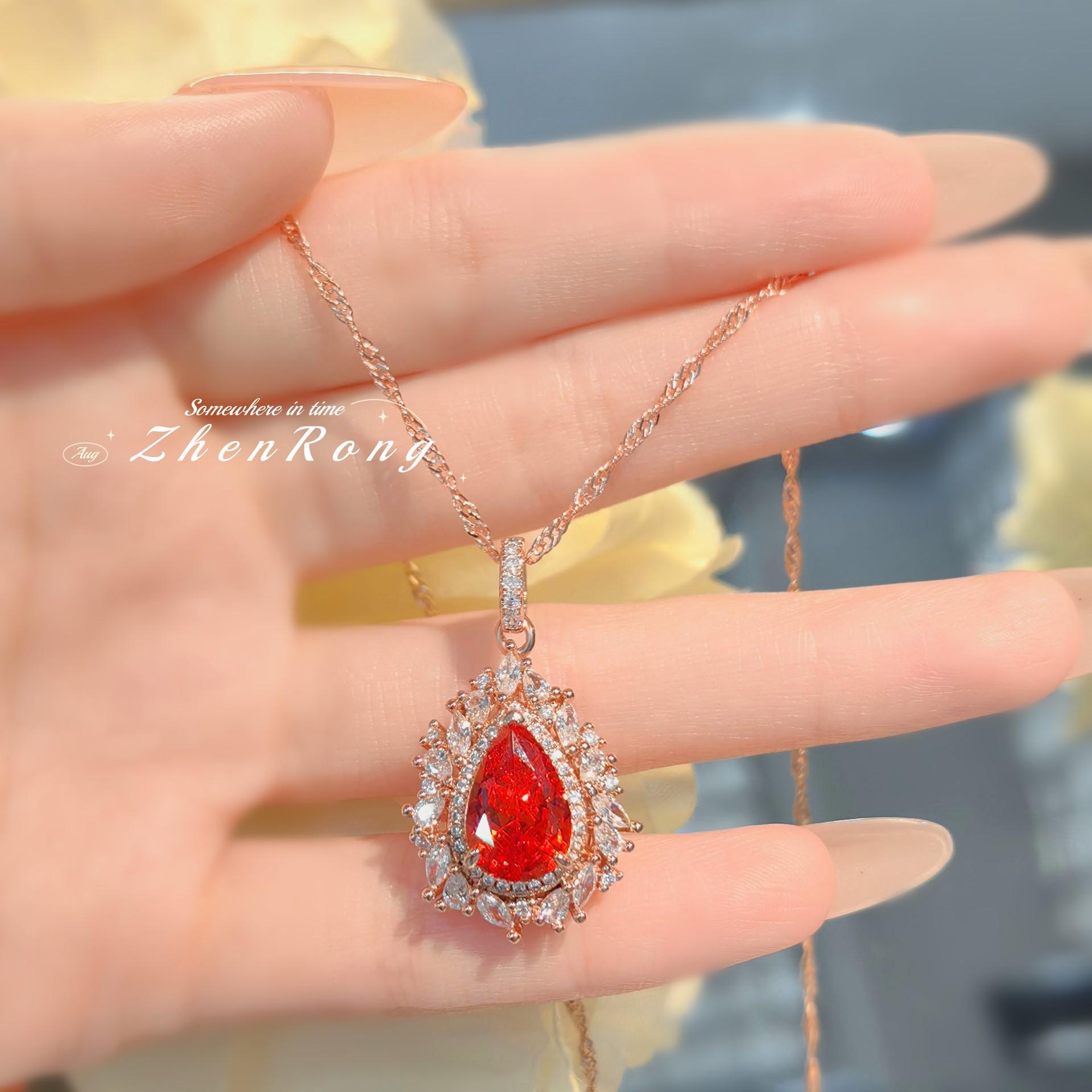 

Classic Blue Spinel Necklace Light Luxury Trendy Simple Fanta China Red High Carbon Diamond Pendant Women