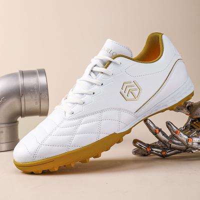 Spezielle Sportschuhe – Fußballschuhe