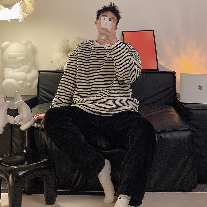 Pánská pyžamová souprava s dlouhým rukávem z korálového fleecu - Hřejivá, silná, žakárový design, vhodná pro domácí nebo venkovní nošení na podzim a v zimě.