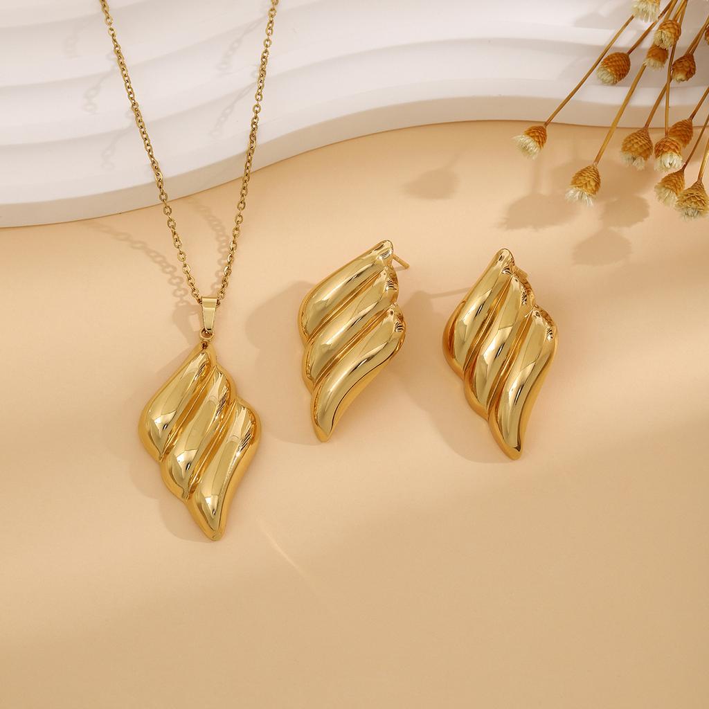European and American Exquisite Irregular Luxury Creative Polygon Geometric Leaf Texture Flower Love Earrings Necklace Set