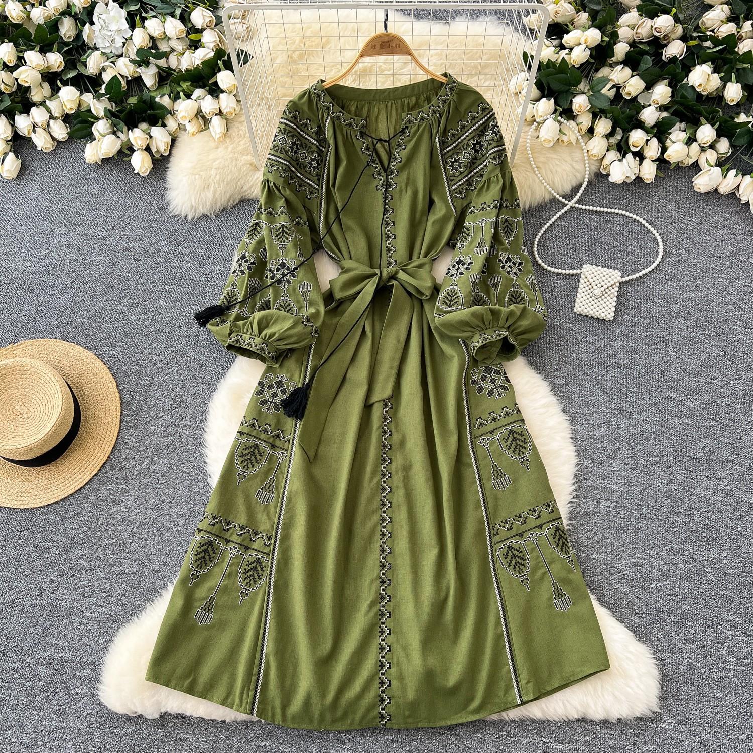 

Xinjiang Bohemian Retro Heavy Embroidery Loose Sleeves With Straps And A Cinched Waist Travel Dress For Women. One Size зелений