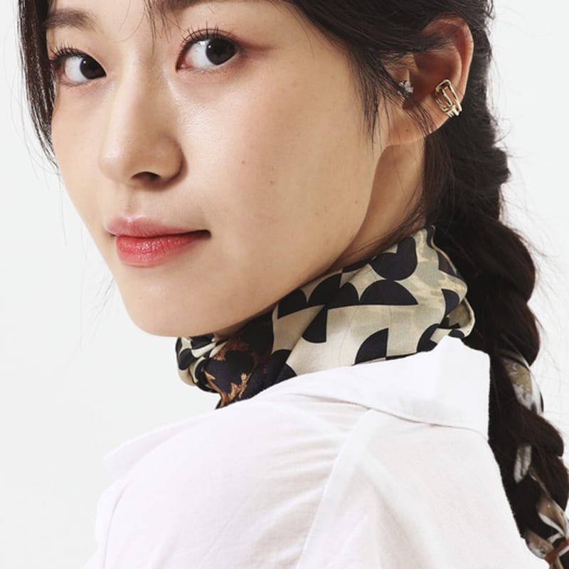 ONSZ Modern Leopard Silk Scarf