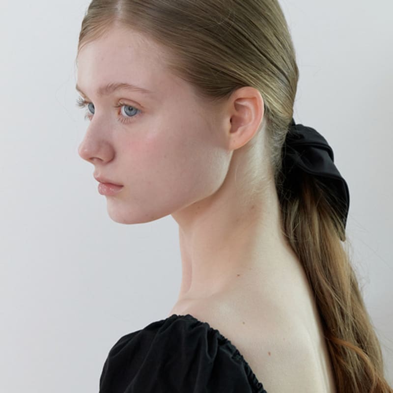 KINDABABY Bunny Petal Scrunch - Black