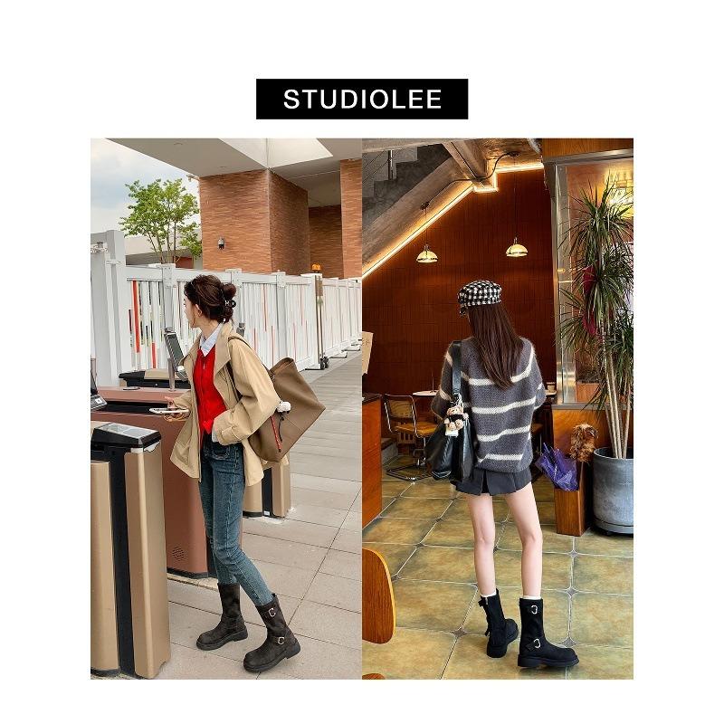 Cowhide version of retro locomotive buckle with round head thick sole heightening medium tube short boots autumn and winter Martin boots women