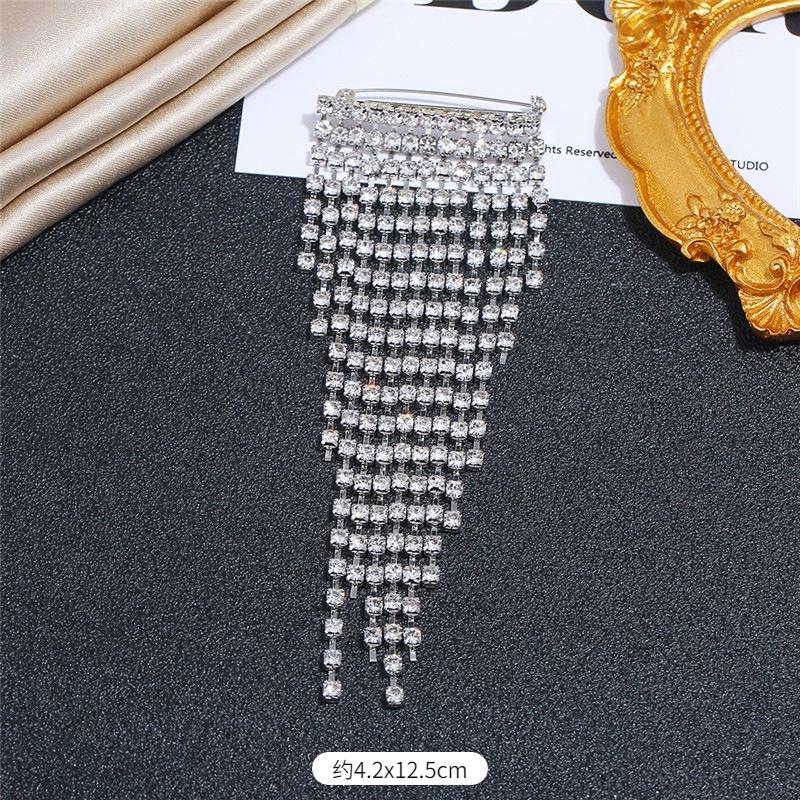 Europäische und koreanische Luxus-Persönlichkeit Flash Diamant Fransen Brosche Temperament vielseitig Perlen Corsage Reihe Diamant Anstecknadel Anzug Strickjacke Accessoires