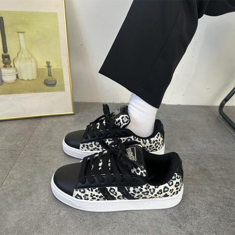 Hong Kong style leopard print skateboard bread shoes ins tide couple models versatile sports and leisure board shoes 2025 new models
