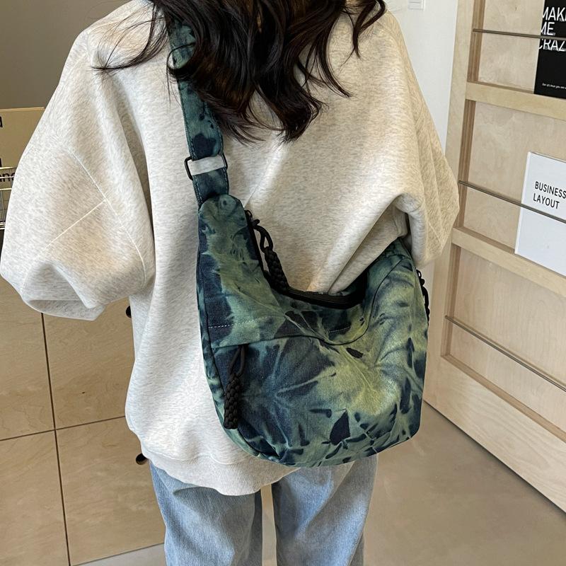 Damska torba na ramię typu Hobo na co dzień