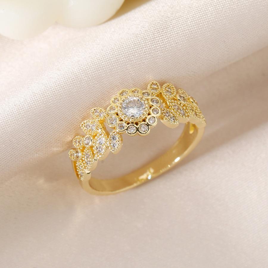 Vintage wreath halo-style copper ring with synthetic zircon main stone and micro-inlaid petal band Gold-plated exquisite polished statement ring for