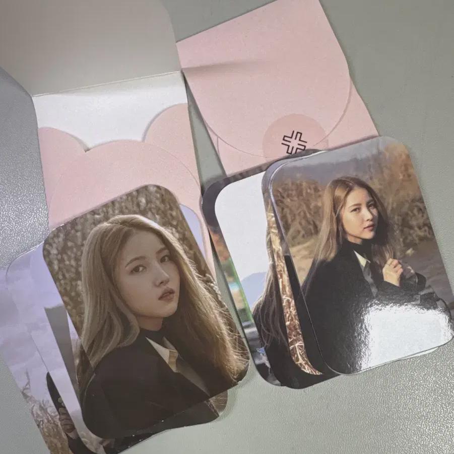 

Gfriend Crossing Album Pre-order Benefit Photocard (rare)