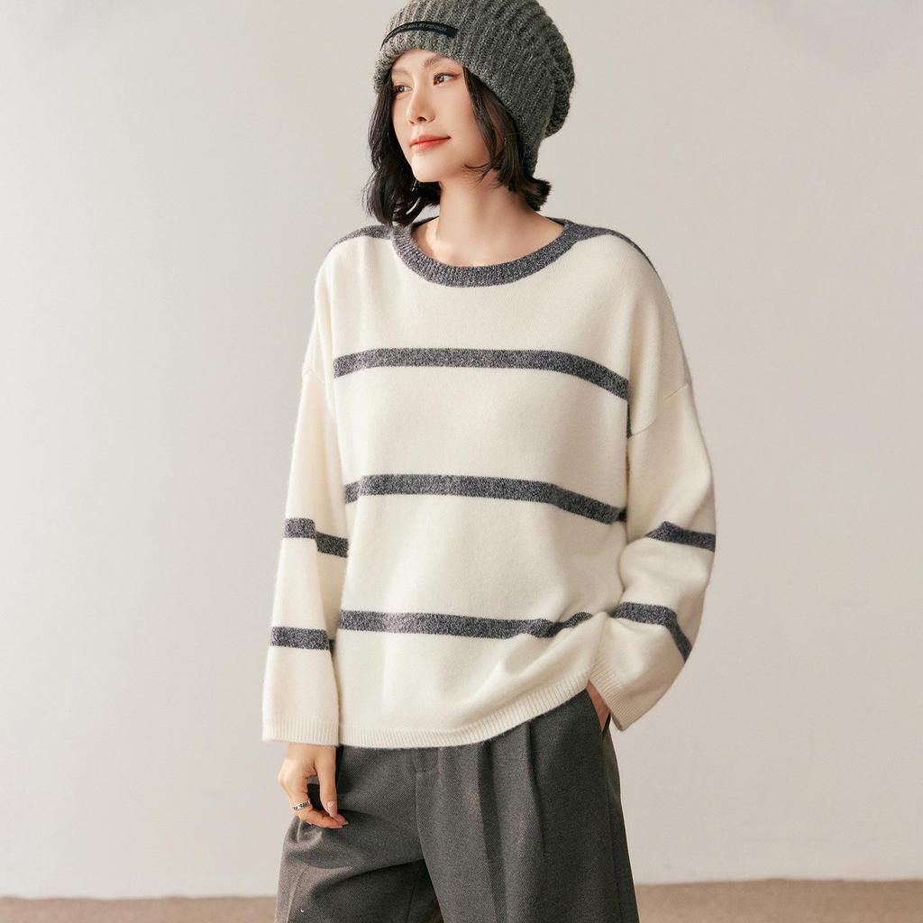 Women's Striped Cashmere Knit Top - Loose Fit, Round Neck, Soft, Versatile Fashion for Autumn/Winter.