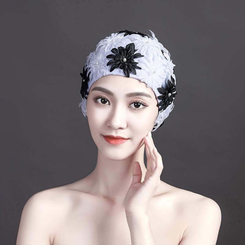 

Шапочка для плавания женская Жемчужный цветок Ручной работы Ручная вышивка Объемные Большие цветы Не сдавливает голову Двойная ткань Плавательная Теплая