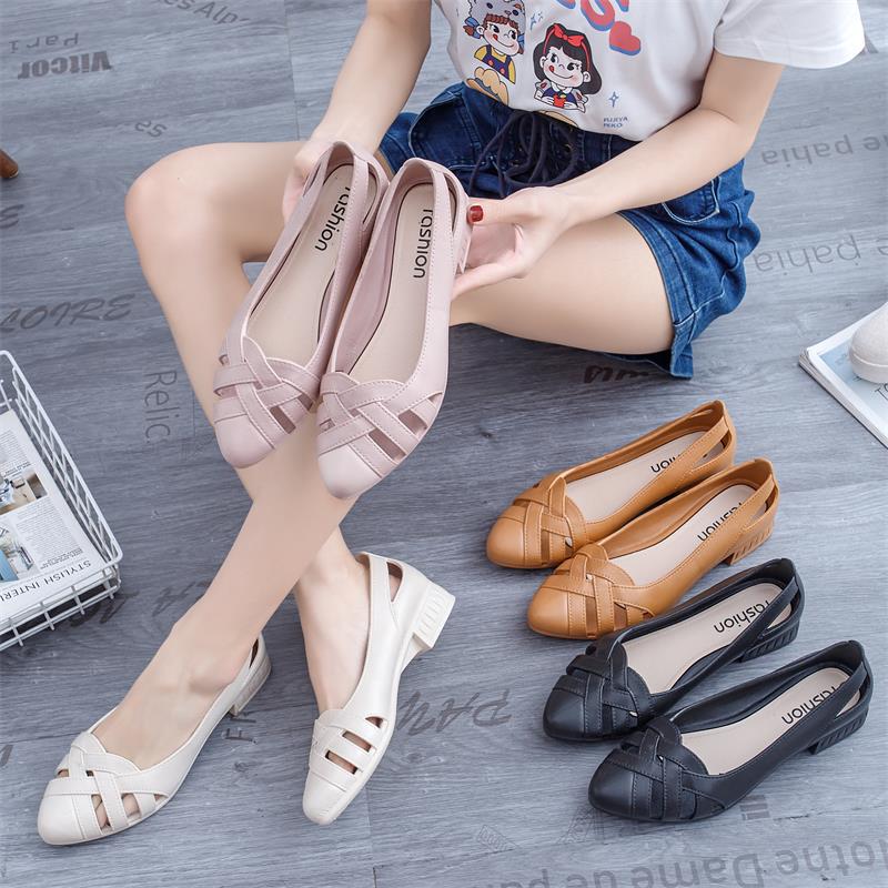Heli shark pointed sandals fashionable women wear new summer flat-soled women's shoes solid color hollow casual women's sandals