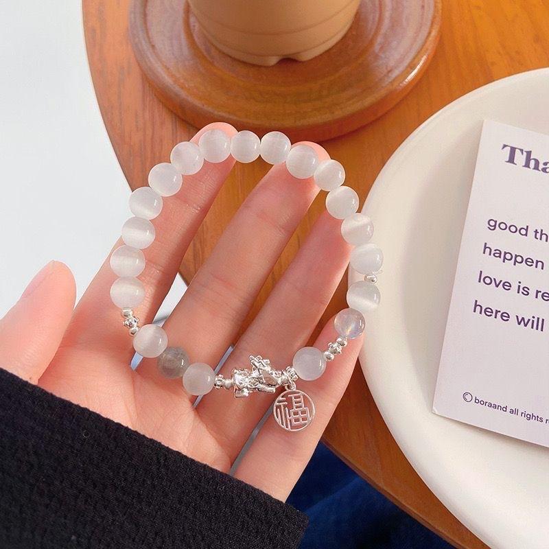 8 cold butterfly bracelets for women's niche design, sweet and versatile student bracelets.