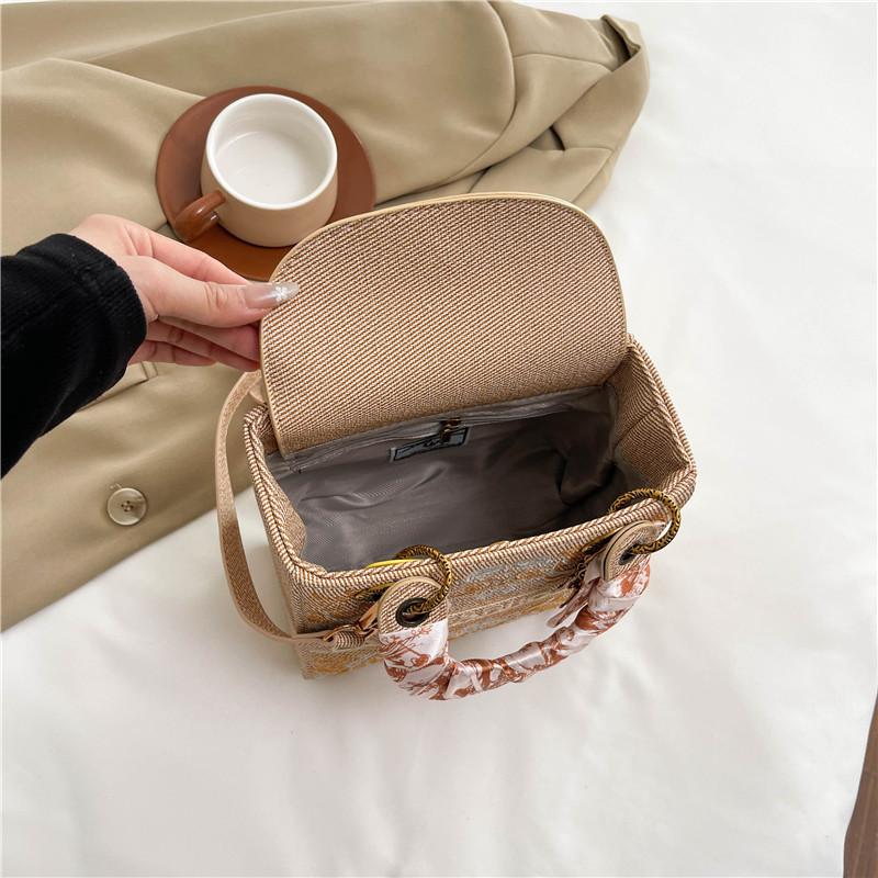 New Fashion Heavy Industry Silk Scarf Embroidery Bag Portable Shoulder Crossbody Trendy Women's Bag