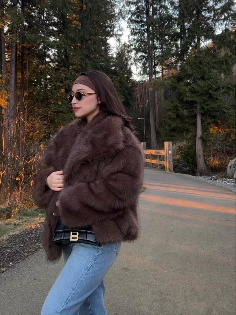 Women's Fluffy Tipped Fox Faux Fur Coat - New Fashion for Autumn/Winter