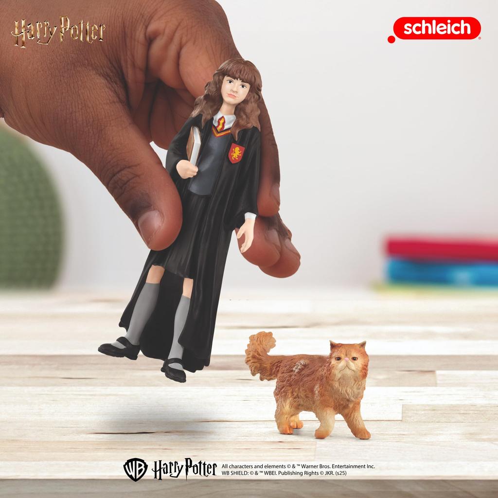 Schleich Harry Potter Series Hermione Granger and Crookshanks 42635
