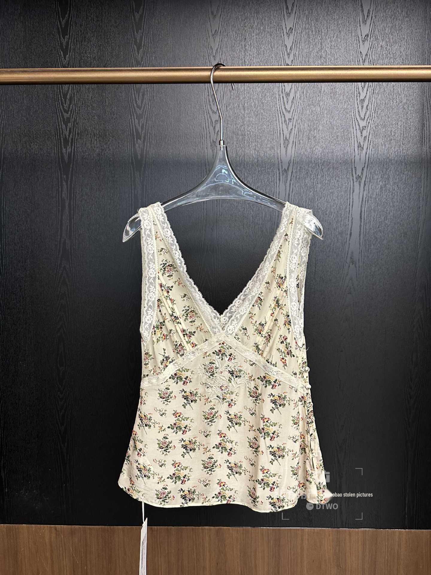 2026 Spring/Summer French Retro Botanical Lace V-neck Slimming Top Medium абрикосовый