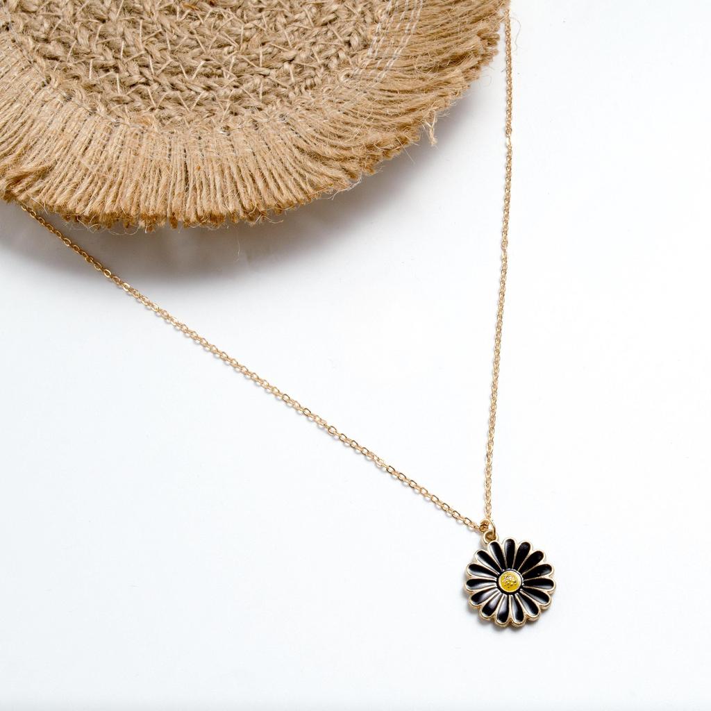 Daisy Flower Necklace Gold Plated Boho Choker