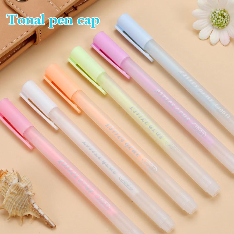 Bâton de colle solide type stylo Couleur bonbon Séchage rapide Stylo à main Bâton de colle haute viscosité Pour enfants École Étudiants créatifs Fournitures de papeterie Stylos