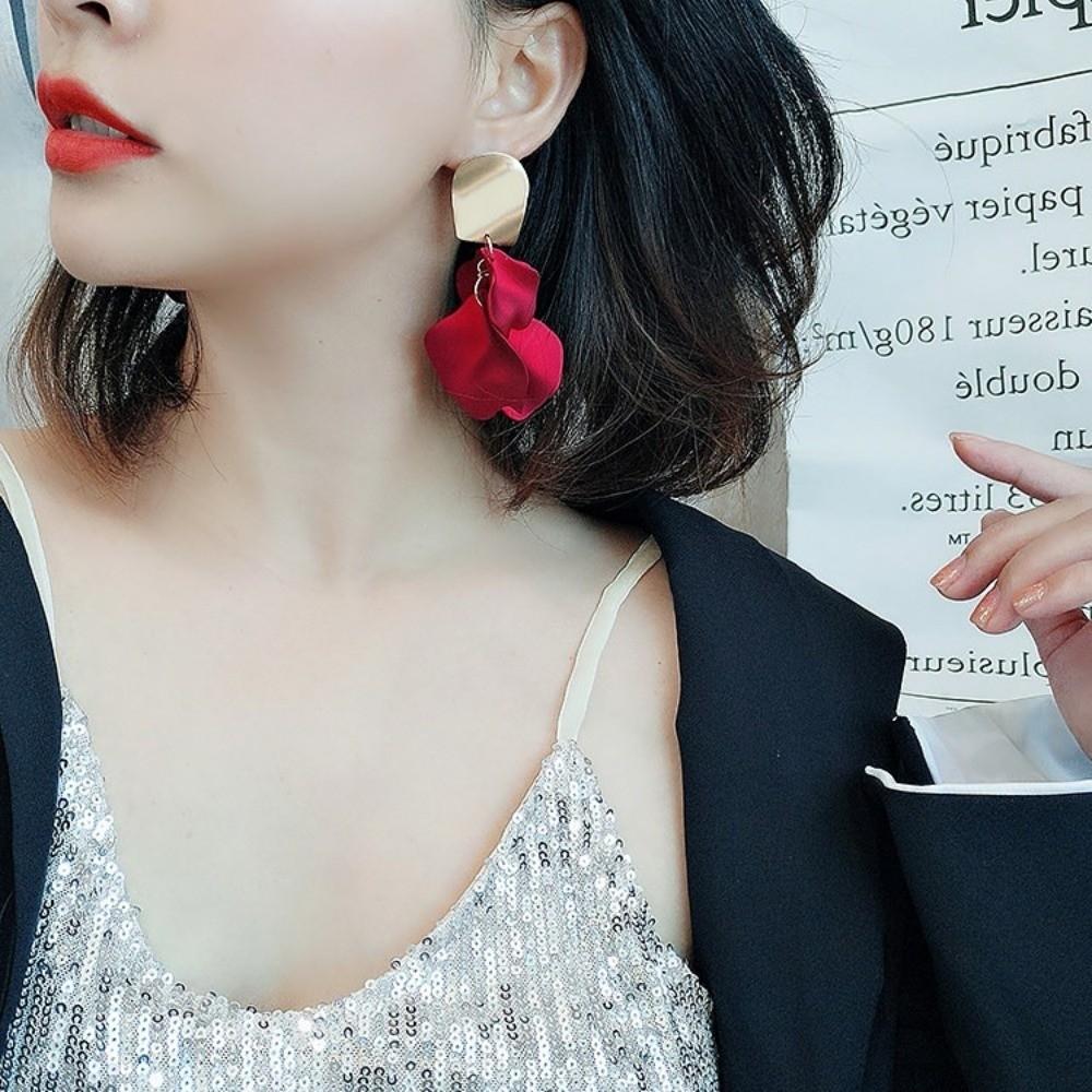 Elegante Fijne Bloem Oorbellen met Hanger Kwastje Design Overdreven Bloemblaadje Stud Oorbellen Temperament Roos Oorhangers Dagelijkse Slijtage