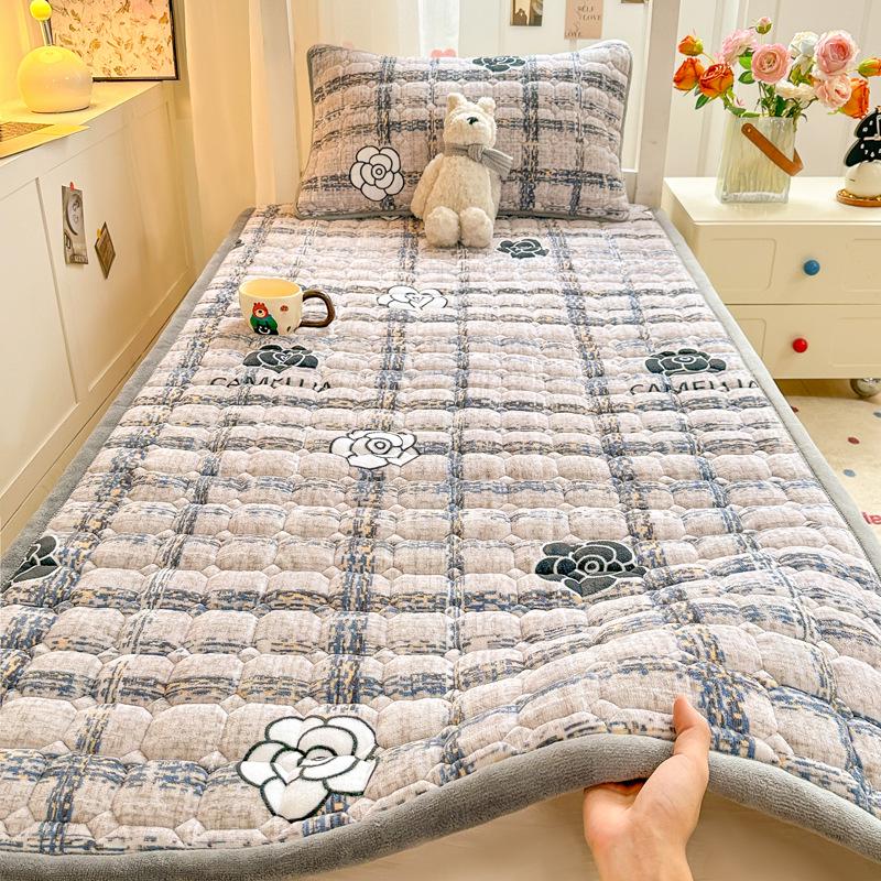 Plush Milk Velvet Mattress Pad - Thick Quilted Cushion for Dorms, Tatami, or Single Beds
