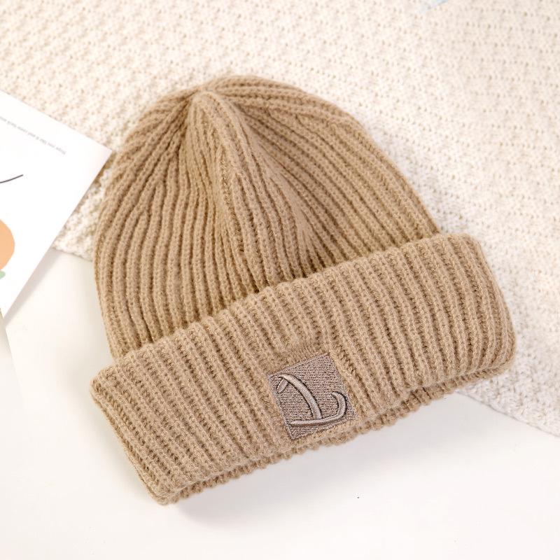 Women's Woolen Melon Cap: Warm, Solid Color Knit Hat for Autumn and Winter Outdoor Wear