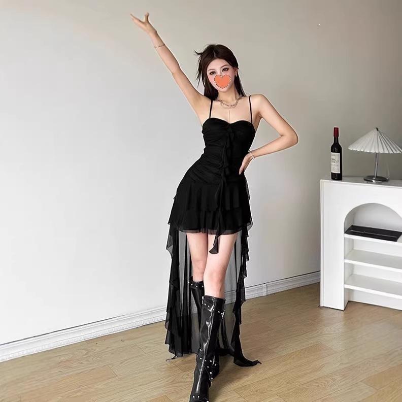 Dunhuang desert red dress retro atmosphere photogenic suspender dress women irregular trailing vacation photo skirt