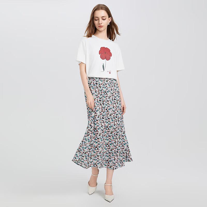 

Printed T-shirt & Floral Skirt Set M