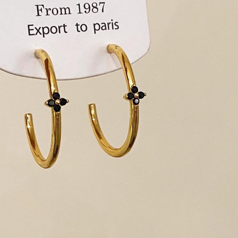 

111 Silver Needle Temperament Light Luxury High Sense Black Flower Earrings Women s Earrings Fashion Design Sense Small Fragrant Wind Earrings 925 silver needle золотой