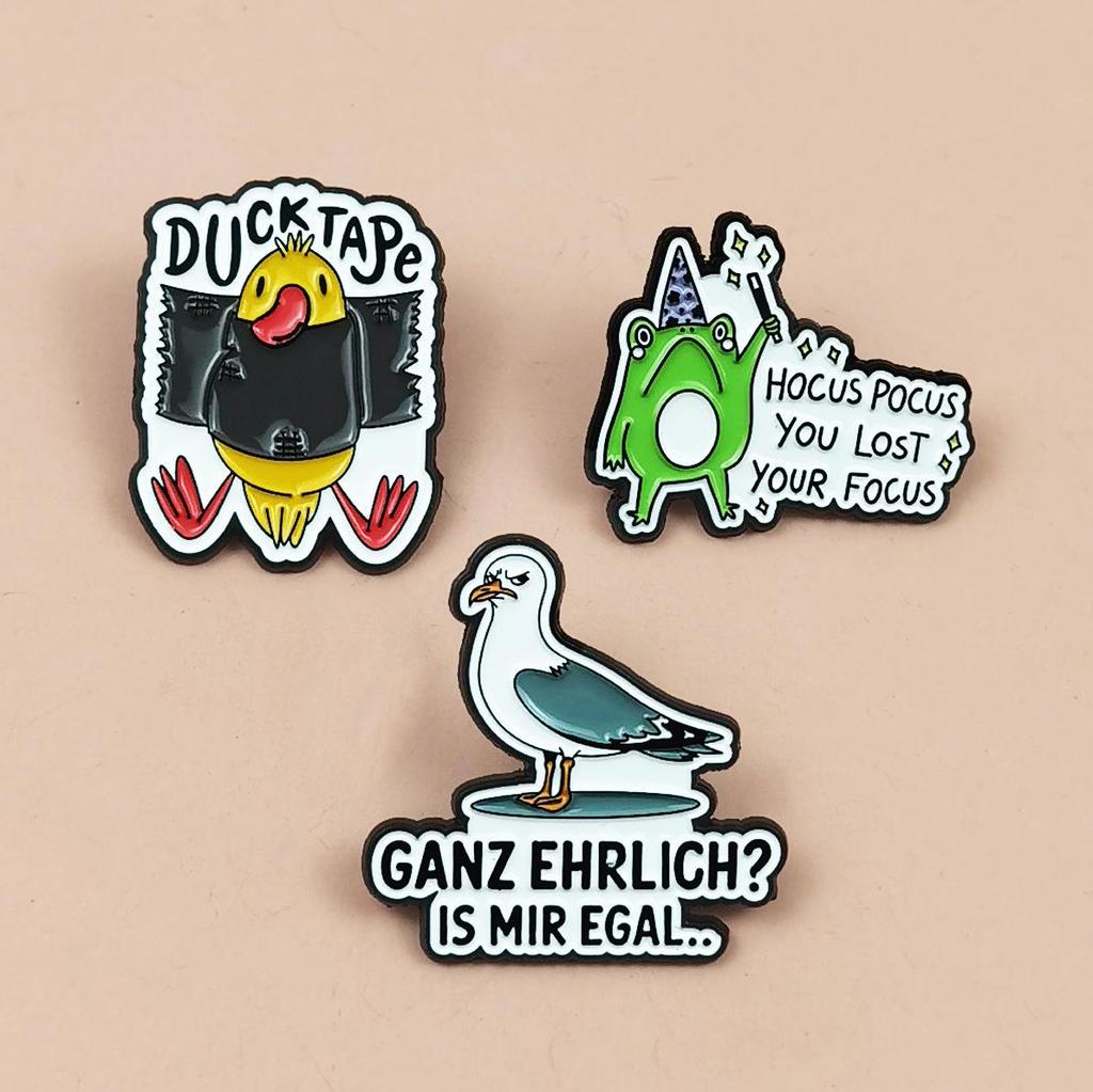 Cartoon Frog Alloy Brooch: Creative Cute Animal Badge with Letter Design