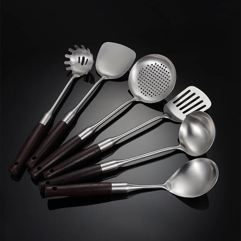 ZISIZ Stekpannespade i rostfritt stålset med wengehandtag