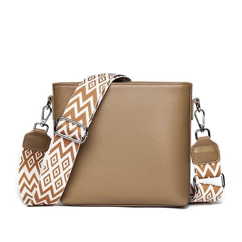 New Fashionable Versatile Messenger Bag Simple Soft Leather Shoulder Bag Large Capacity Bucket Bag Genuine Leather Women's Bag