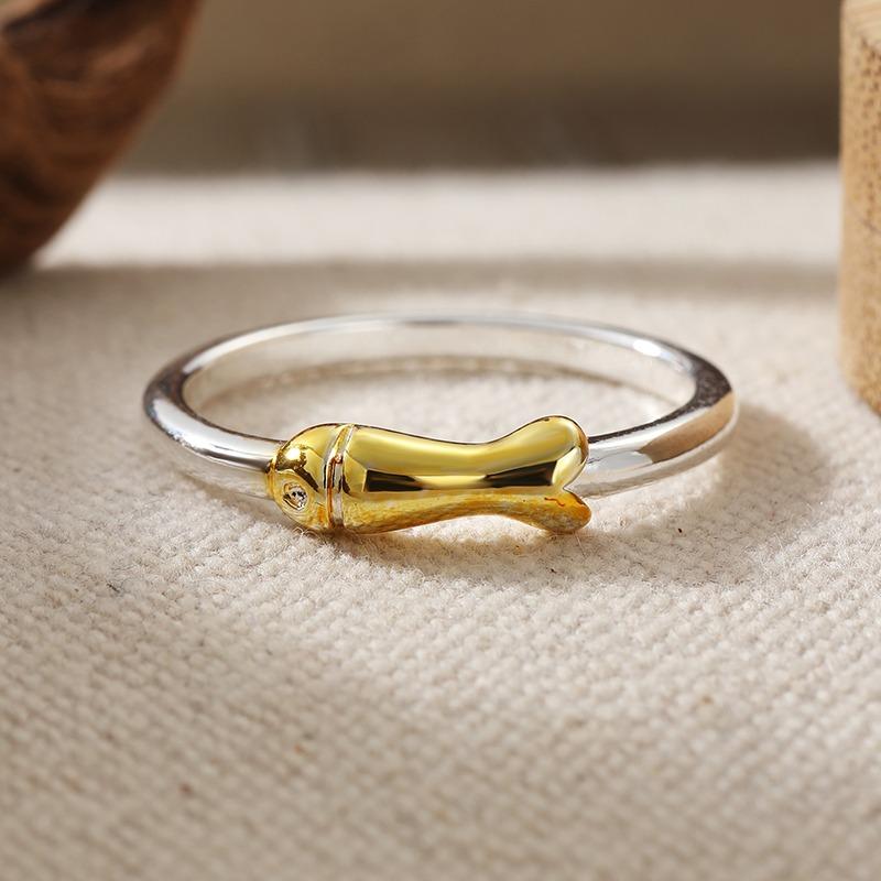 Minimalistischer handgeschnitzter Fisch Damenring Retro Zweifarbiges Metall Geometrie Tägliches Tragen Party Schmuck Jahrestag Geschenk
