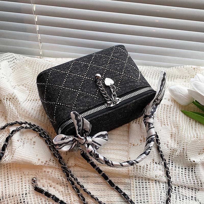 IELGY Fashionable All-Match Chain Cross-Body Small Square Bag Portable Box Bag