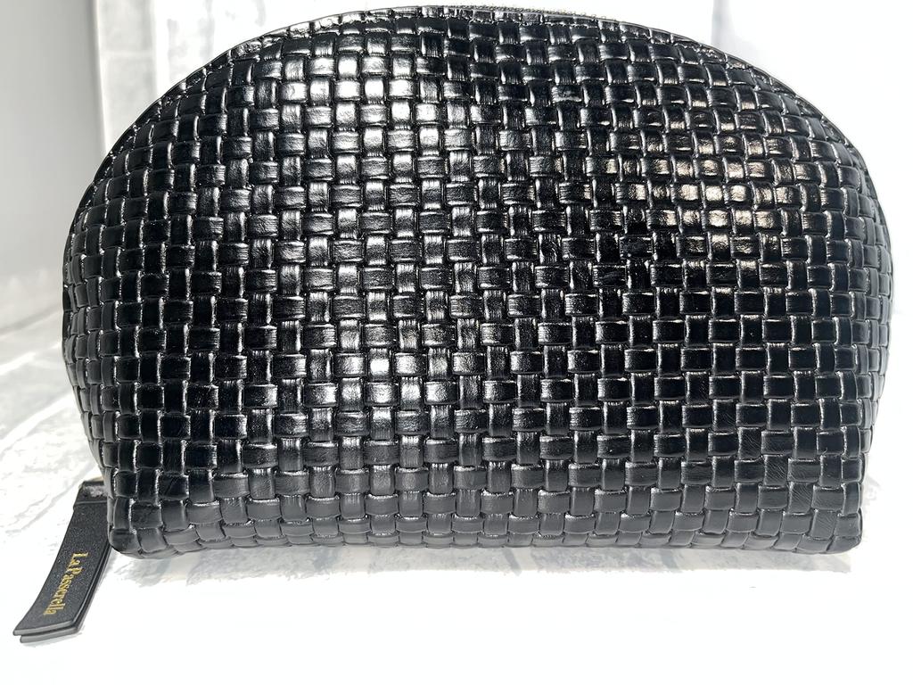 Pouch Made from Italian Genuine Cowhide Machine Mesh Embossed Leather Shell-shaped Leather, (Black)