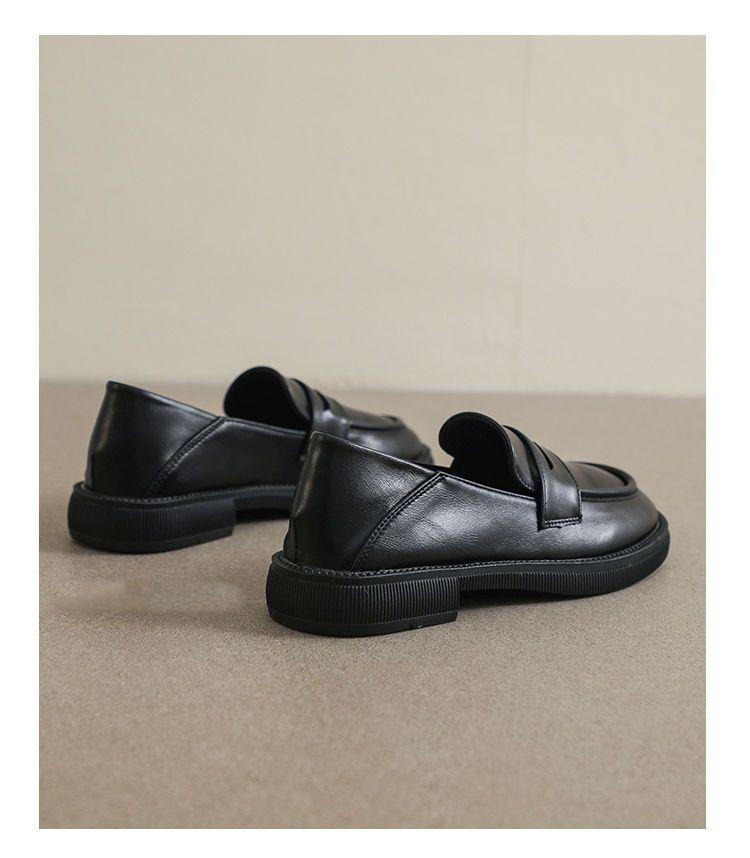 

Internet celebrity 2025 autumn new female British style fashion versatile temperament casual and comfortable loafers soft sole soft surface 40 чёрный
