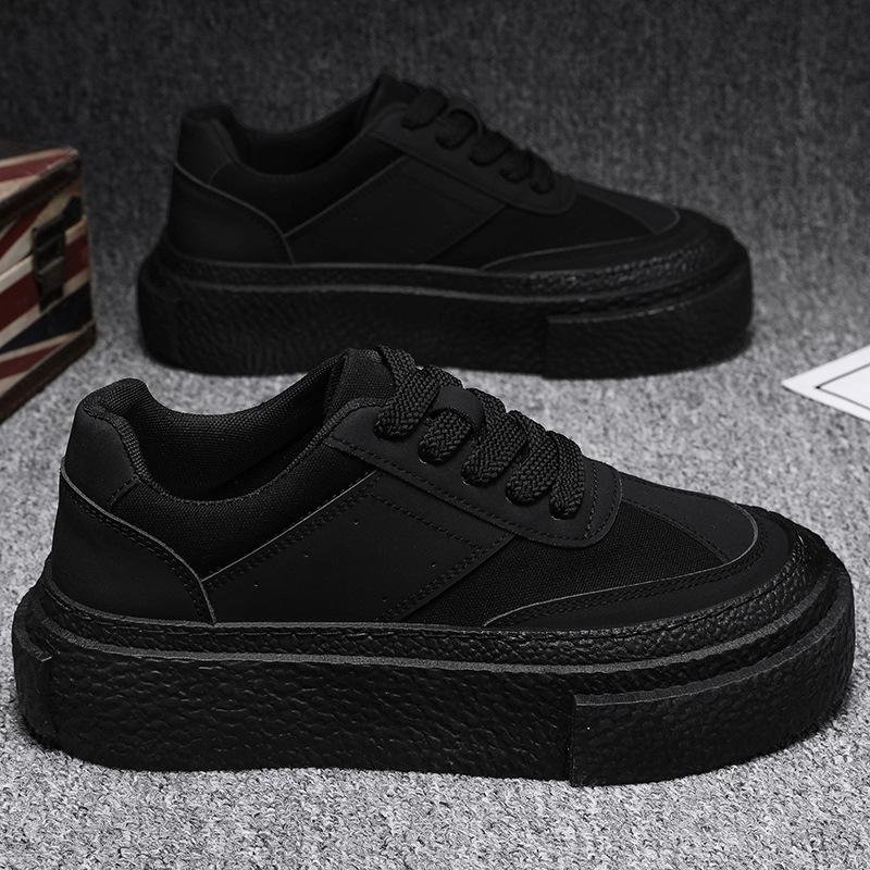 Små hvite sko tykk såle sko 2025 sommer ny trend fritid høydeøkende brødsko pustende muffin såle