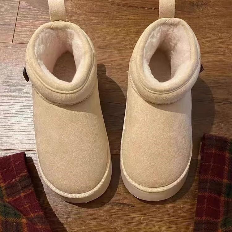 Vita bomullsstövlar med tjock sula för kvinnor är varma och halkfria, lämpliga som vinterankelstövlar och fashionabla tjocka snöstövlar