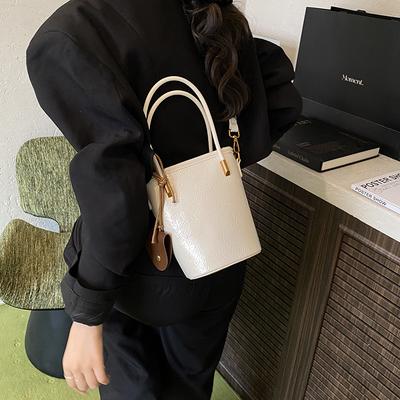 Heutige beliebte kleine Taschen für Damen Sommer neue einfache und vielseitige Umhängetaschen Bucket Bags