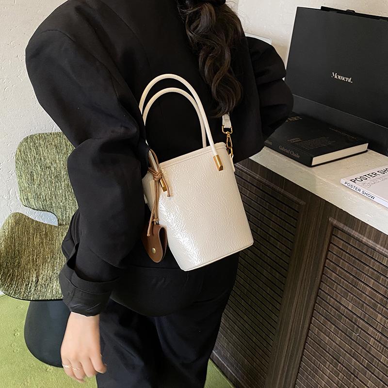 Today's Popular Small Bags for Women's Summer New Simple and Versatile Messenger Bags Bucket Bags