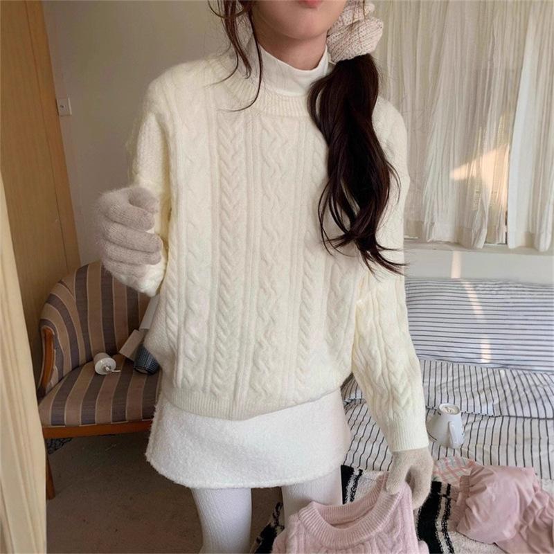 A Gentle Round-neck Braided Pullover Sweater for Women, A New Loose and Soft Knitted Top for Autumn and Winter