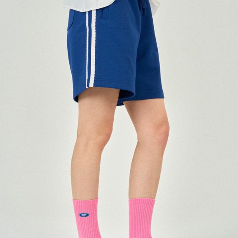 MONTH IN MONTH OUT Mmt Colored Crew Socks _ PINK