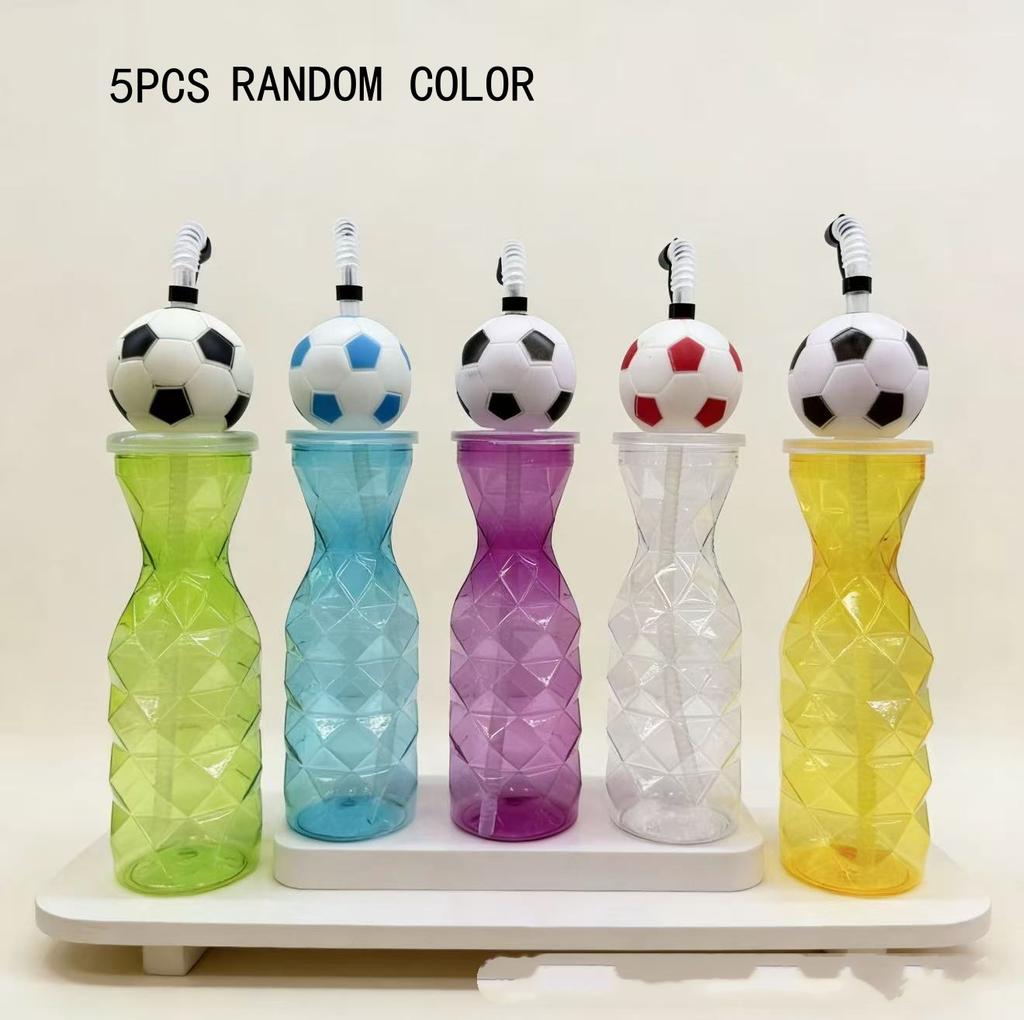 5Pcs Random Color Soccer Ball Water Bottle with Straw Plastic Football Drinking Cup for Kids Sports Party Favors