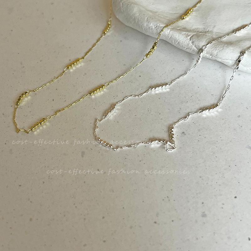 Elegancki Srebrny Naszyjnik na Obojczyk dla Kobiet - Minimalistyczny Luksusowy Choker z Gładkim Łańcuszkiem